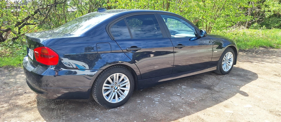 BMW Seria 3 cena 25900 przebieg: 137000, rok produkcji 2005 z Poznań małe 326